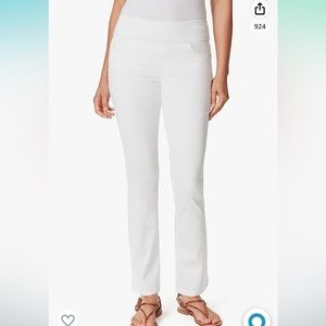 Gloria Vanderbilt slimming white jeans - high rise with 2” wide belt